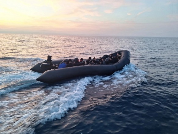 Datça açıklarında kaçak göçmen botu battı: 3 ölü