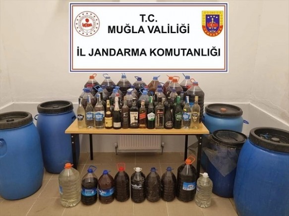 Datça’da kaçak alkol operasyonu