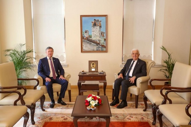 Kazakistan Cumhuriyeti Antalya Başkonsolosu Kanafeyev’den   Başkan Gürüne Ziyaret
