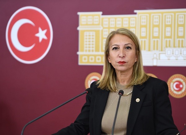 SÜREYYA ÖNEŞ DERİCİ Bodrum’dan Destek Verdi