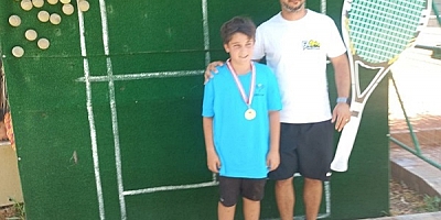 8-9 yaş Datçalı Tenisçiler Madalya ile Döndüler 